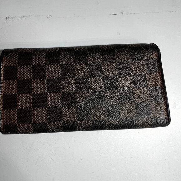 Authentic Louis Vuitton Damier Sarah Wallet - Picture 2 of 10